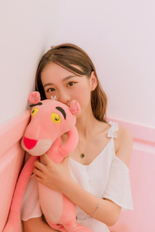 中国老太太wBBHD明星粉丝团，追星观影两不误